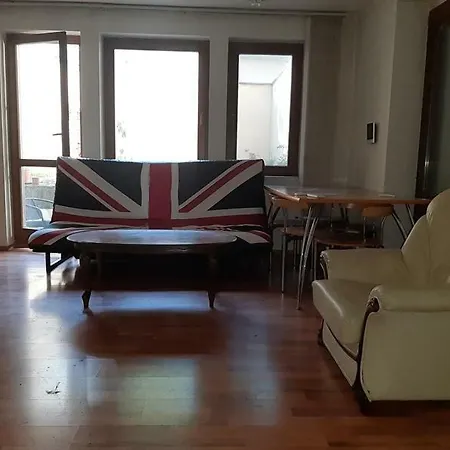 Pleasant Under The Castle Apartamento